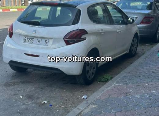 Peugeot 208 2017 — photo 2