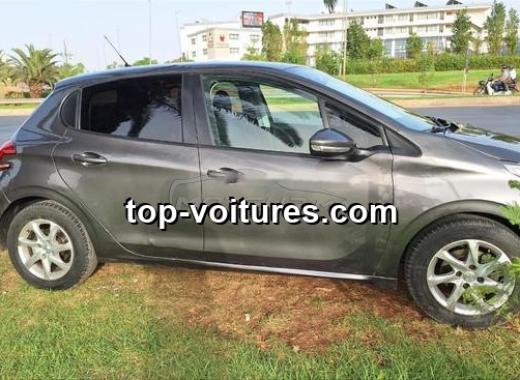 Peugeot 208 2018 — photo 2