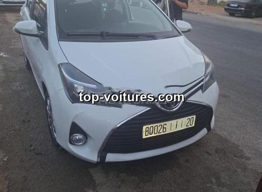 Toyota Yaris 2017 — photo 2