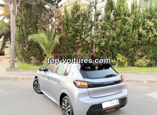 Peugeot 208 2023 — photo 2