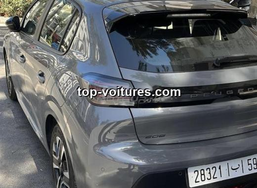Peugeot 208 2025 — photo 2