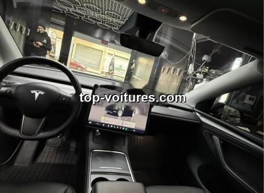 Tesla Model Y 2023 — photo 3