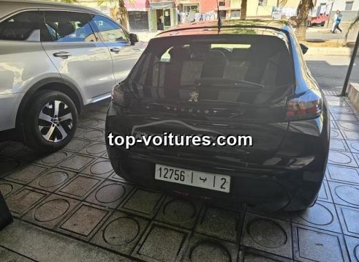 Peugeot 208 2023 — photo 2