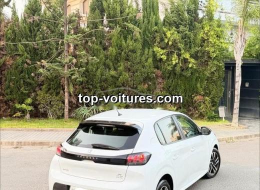 Peugeot 208 2023 — photo 4