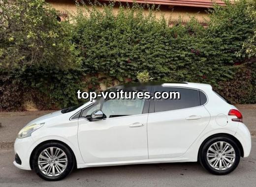 Peugeot 208 2019 — photo 2