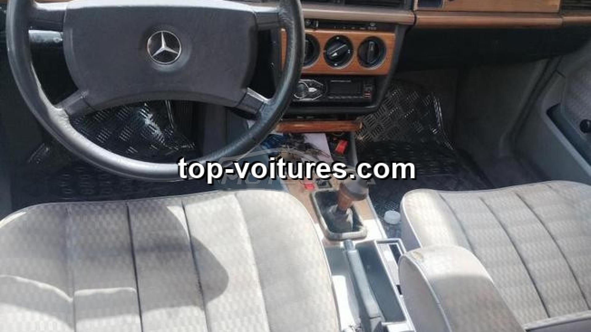 Mercedes-Benz 190