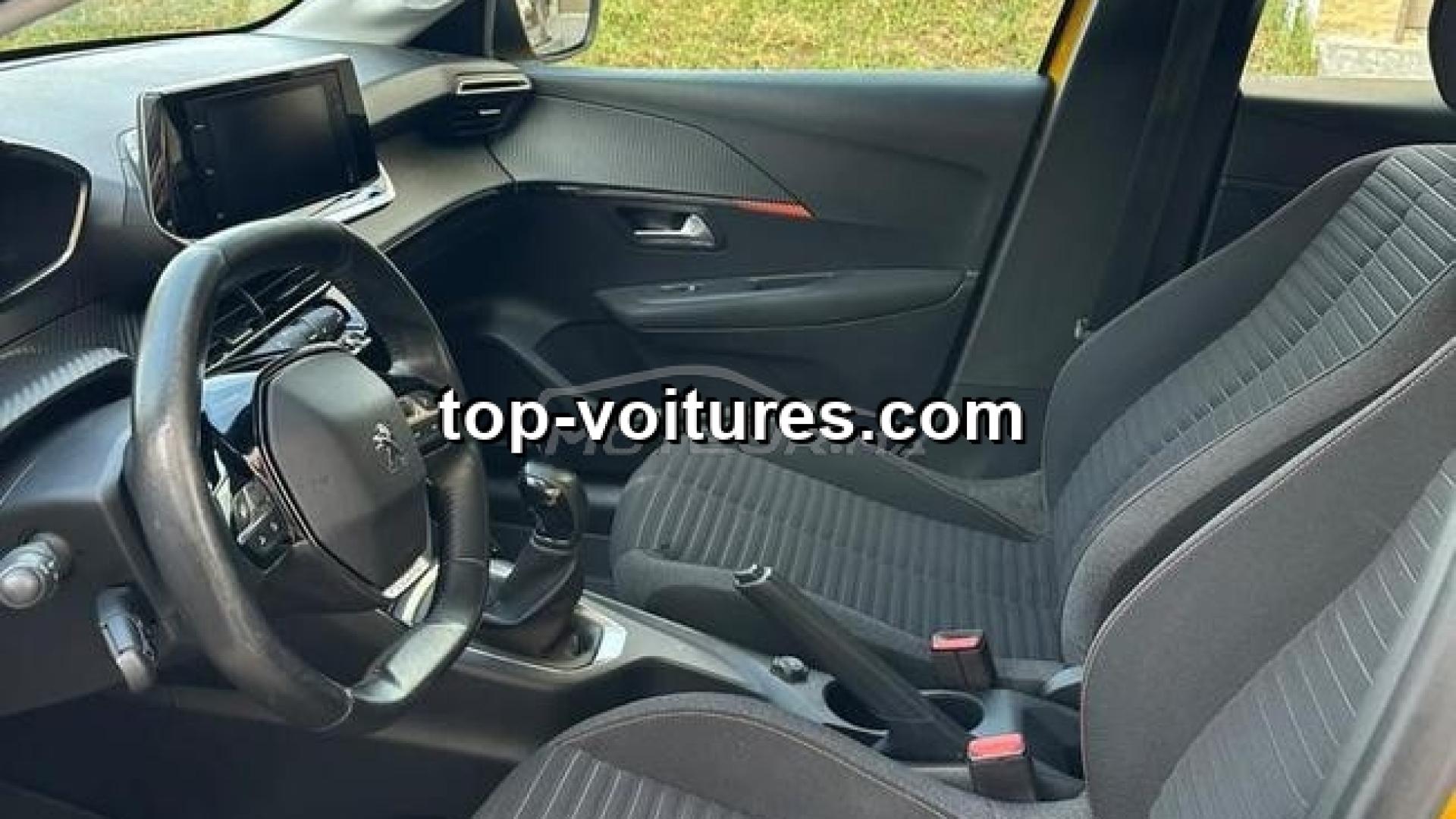 Peugeot 208