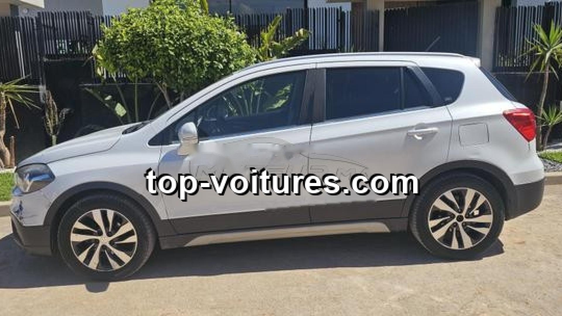 Suzuki S-Cross