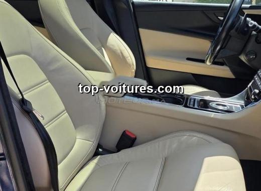 Jaguar XE 2017 — photo 8
