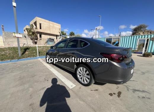 Opel Astra 2014 — photo 2