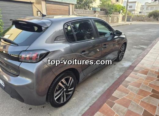 Peugeot 208 2023 — photo 4