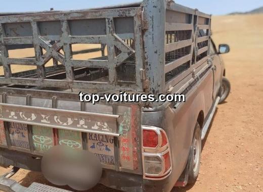 Toyota Hilux 2011 — photo 2