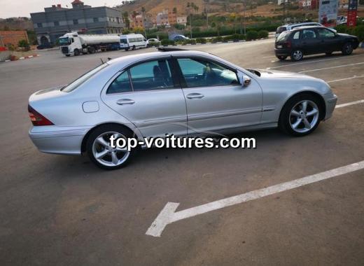 Mercedes 220 2004 — photo 4