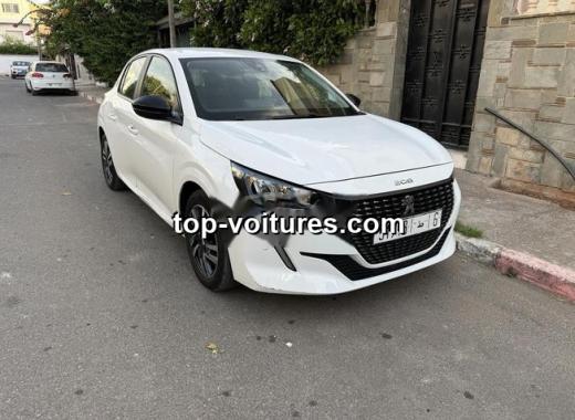 Peugeot 208 2023 — photo 4