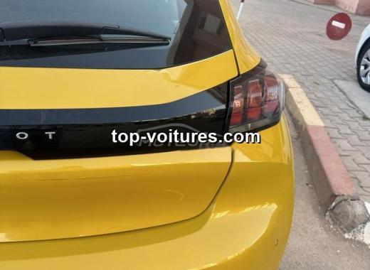 Peugeot 208 2023 — photo 2