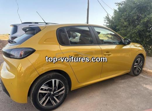 Peugeot 208 2023 — photo 3