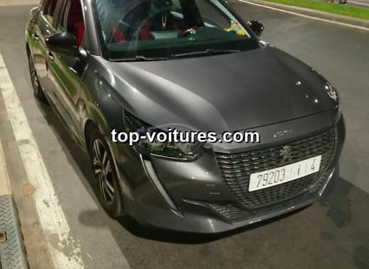 Peugeot 208 2023 — photo 2