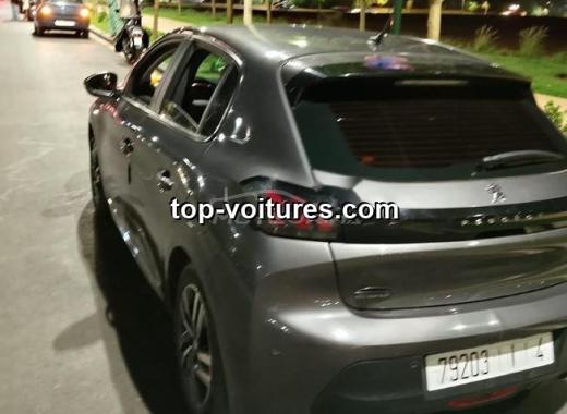 Peugeot 208 2023 — photo 3