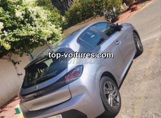 Peugeot 208 2021 — photo 3