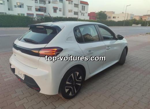 Peugeot 208 2024 — photo 2