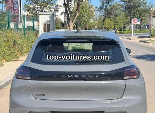 Peugeot 208 2024 — photo 8