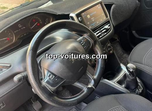 Peugeot 208 2018 — photo 2