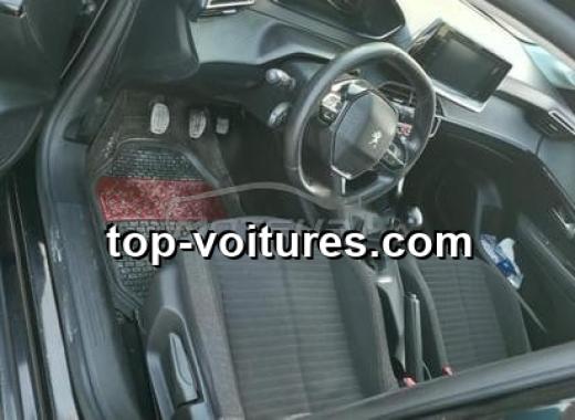 Peugeot 208 2023 — photo 2