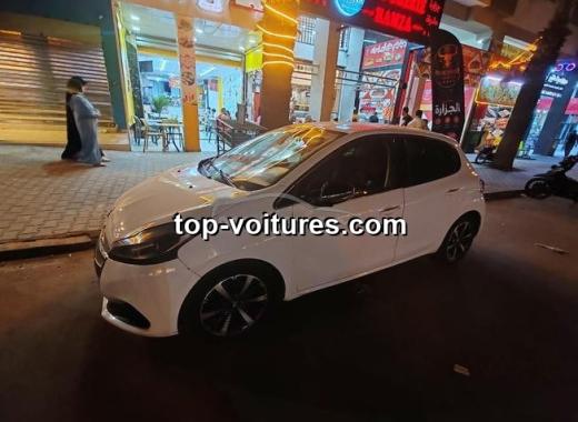Peugeot 208 2017 — photo 2