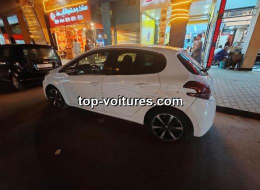 Peugeot 208 2017 — photo 5