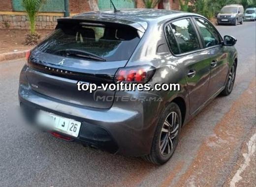 Peugeot 208 2023 — photo 8