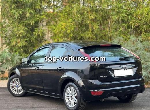 Ford Focus 2011 — photo 2