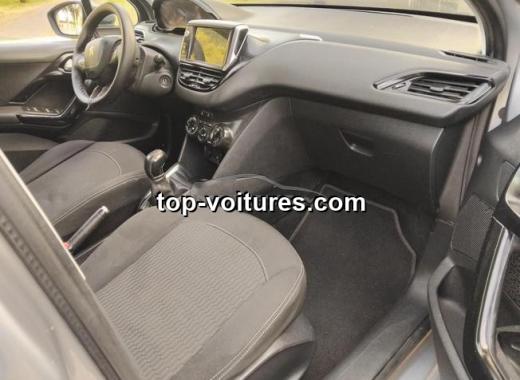Peugeot 208 2019 — photo 8