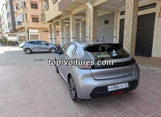 Peugeot 208 2023 — photo 4