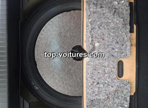 Peugeot 208 2023 — photo 8