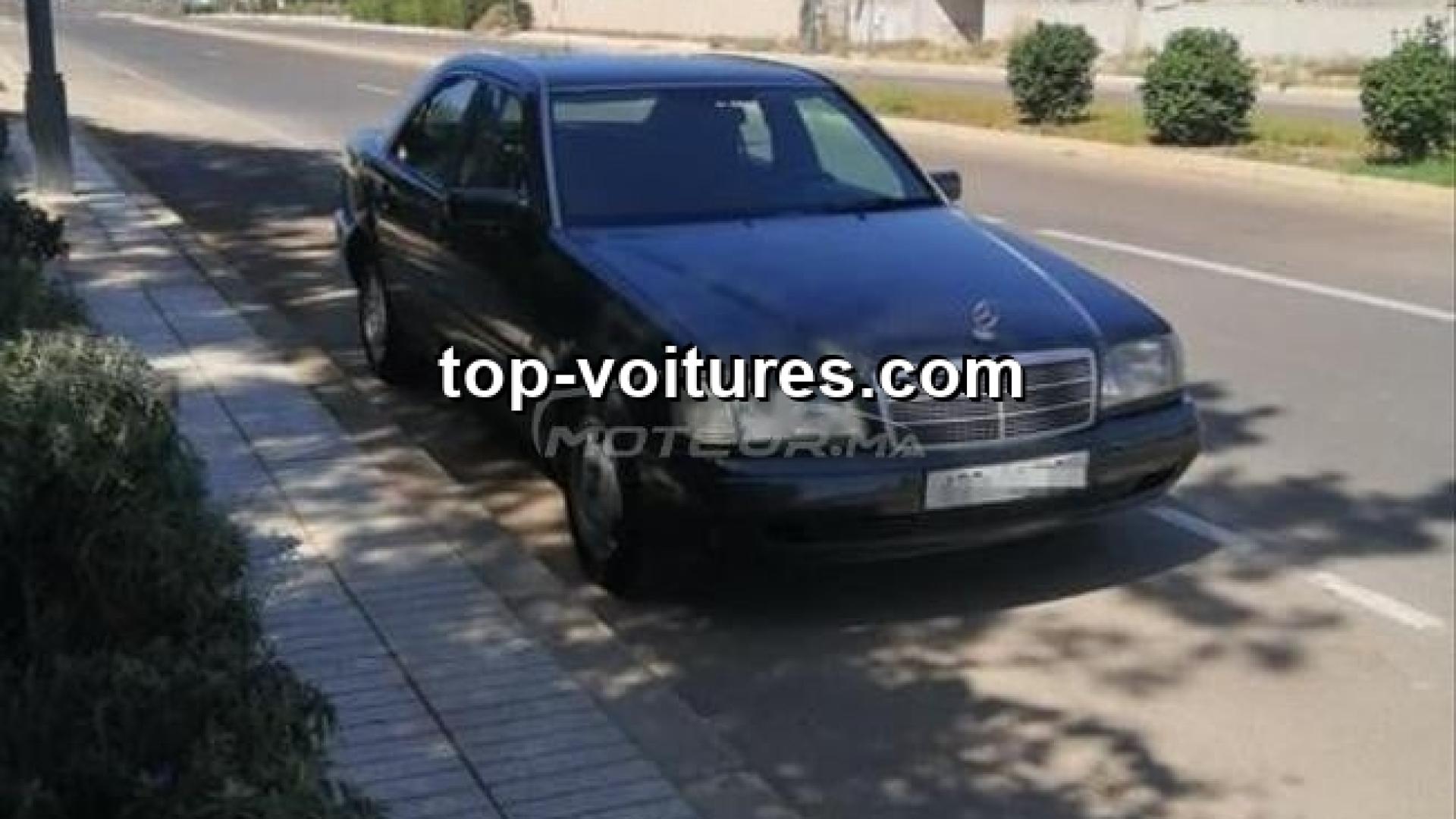 Mercedes-Benz 220