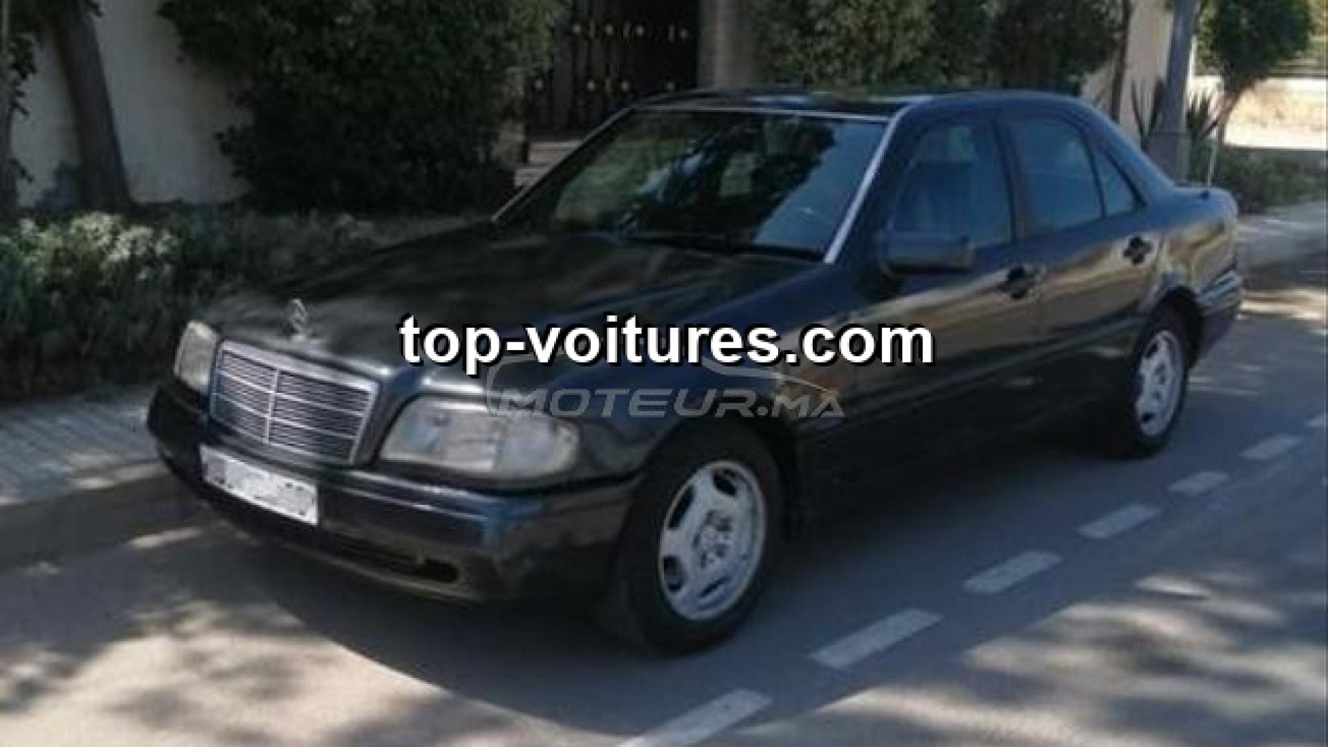 Mercedes-Benz 220