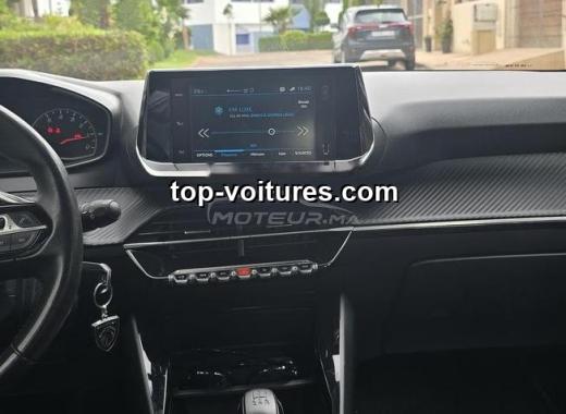 Peugeot 208 2023 — photo 8