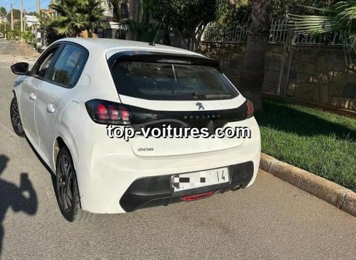 Peugeot 208 2023 — photo 2