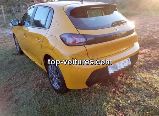 Peugeot 208 2022 — photo 2
