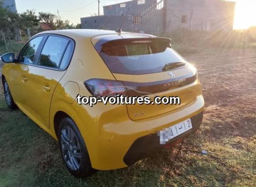 Peugeot 208 2022 — photo 3