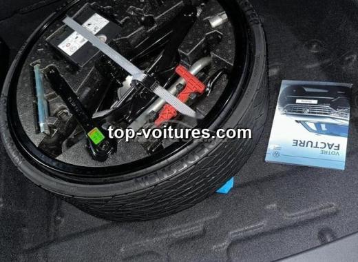 Volkswagen Touareg 2023 — photo 6