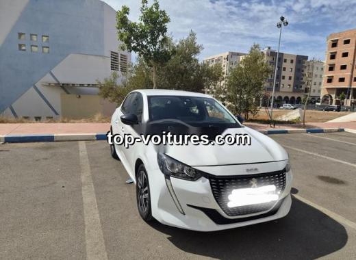 Peugeot 208 2023 — photo 4