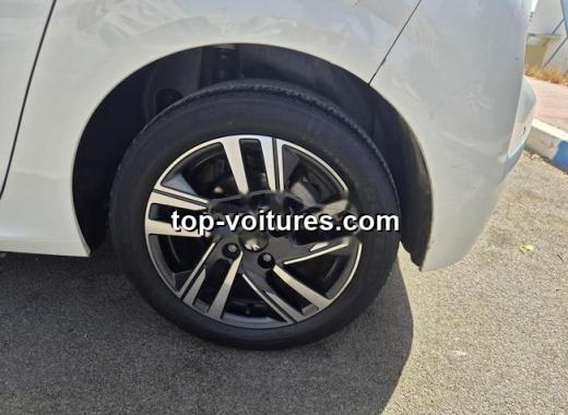 Peugeot 208 2023 — photo 5